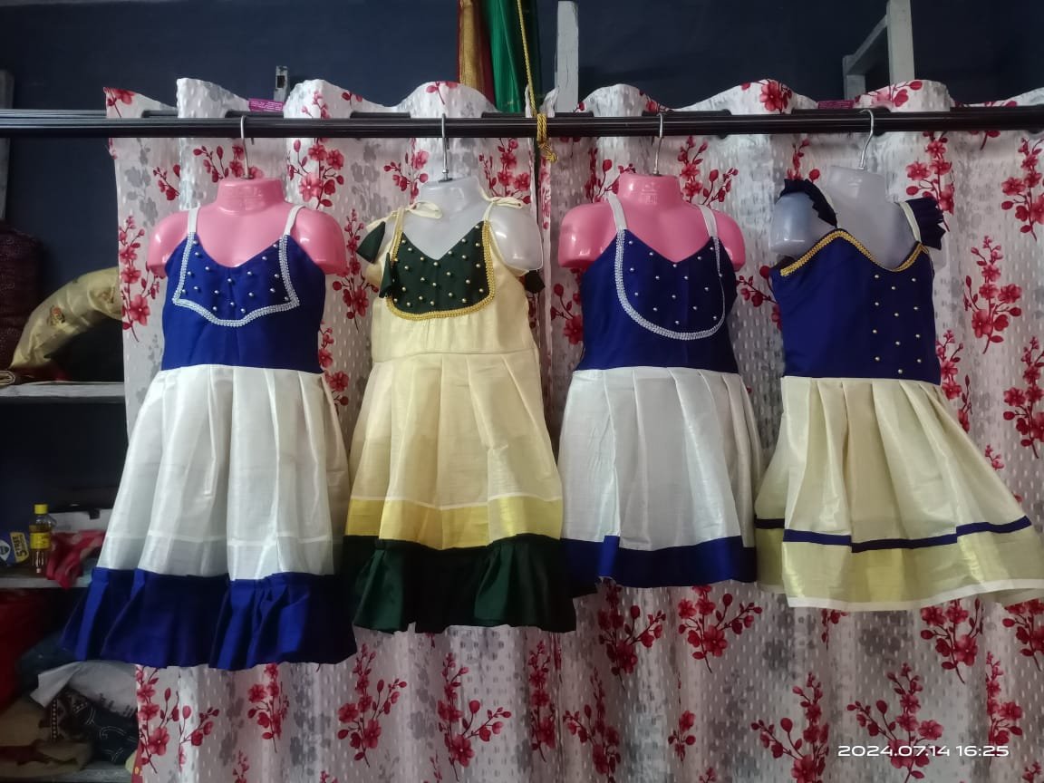 KIDS DRESS - Image 4